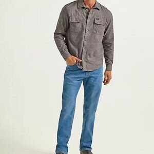 WRANGLER REGULAR FIT STRAIGHT LEG BLUE JEANS SIZE 42x32 NWT